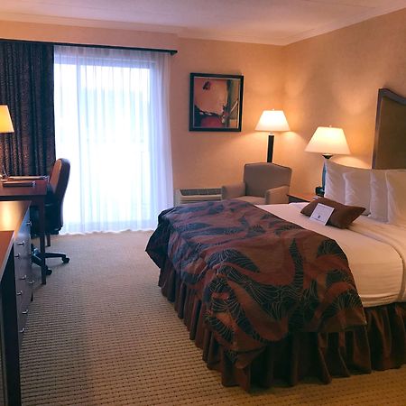 Best Western Plus Oswego Hotel And Conference Center Eksteriør billede