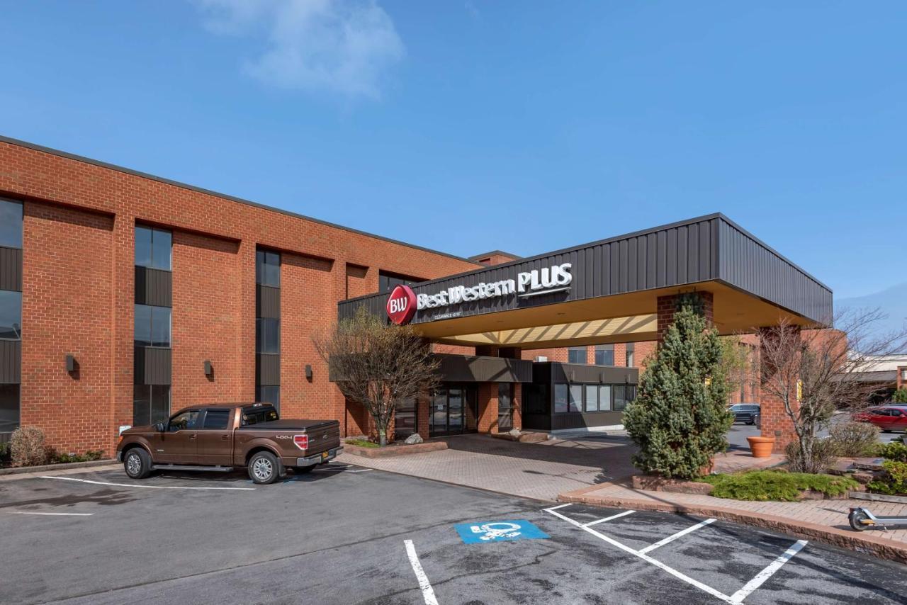 Best Western Plus Oswego Hotel And Conference Center Eksteriør billede