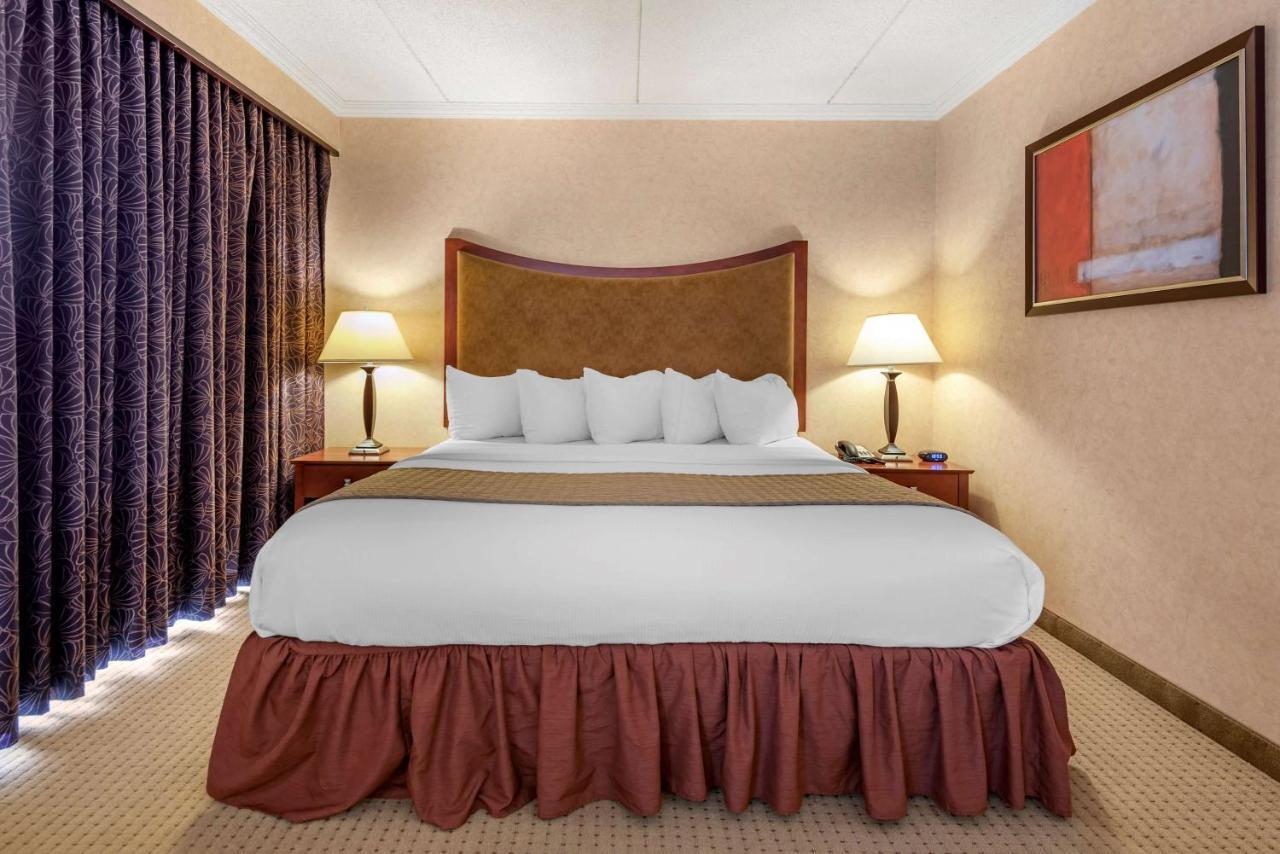 Best Western Plus Oswego Hotel And Conference Center Eksteriør billede