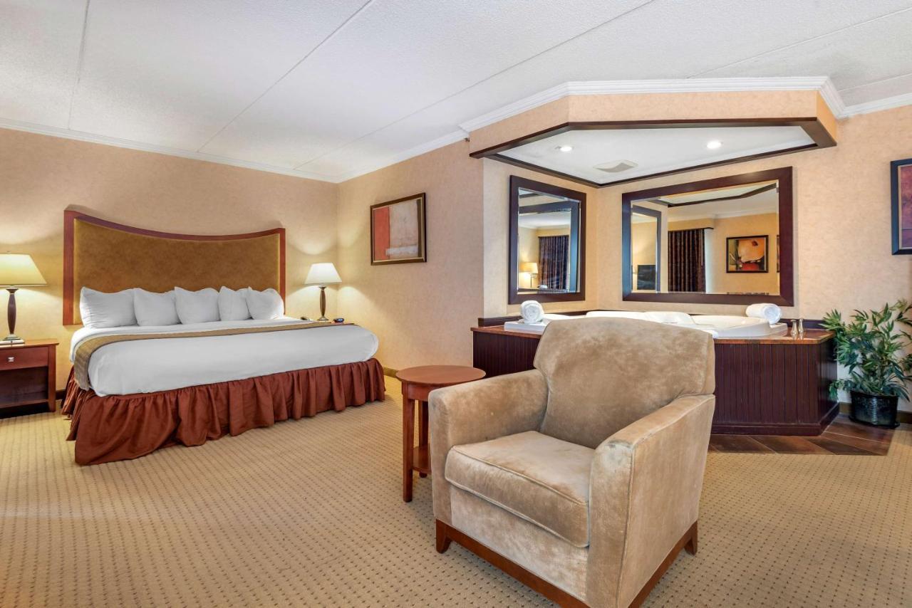 Best Western Plus Oswego Hotel And Conference Center Eksteriør billede