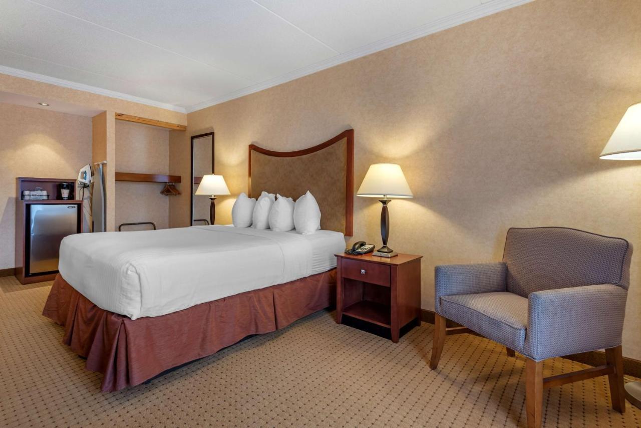 Best Western Plus Oswego Hotel And Conference Center Eksteriør billede