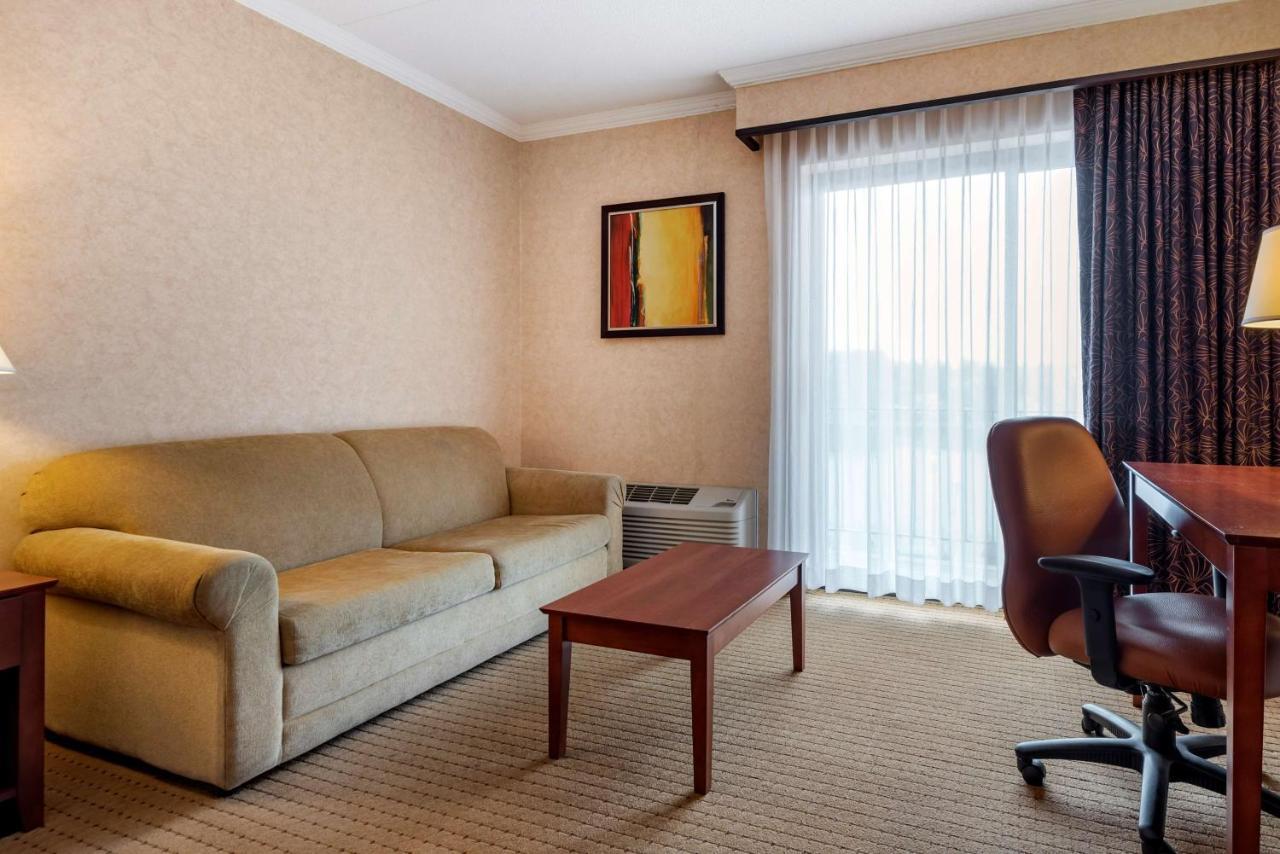 Best Western Plus Oswego Hotel And Conference Center Eksteriør billede