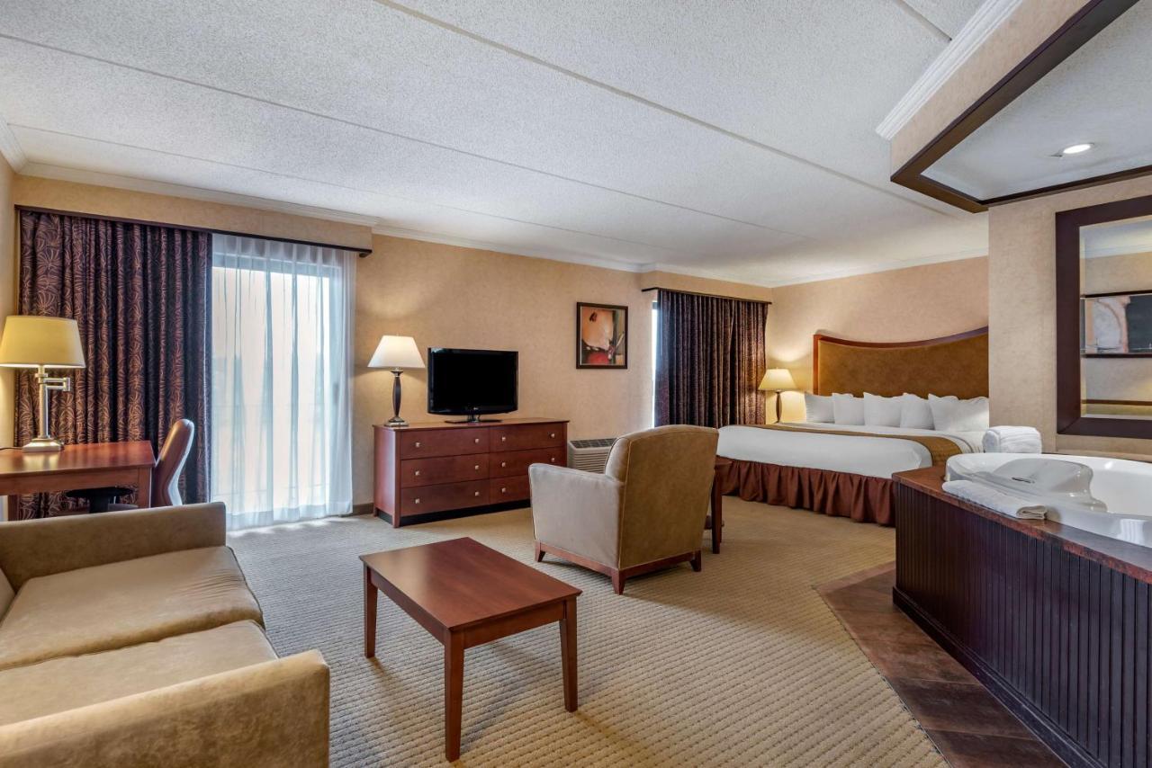 Best Western Plus Oswego Hotel And Conference Center Eksteriør billede