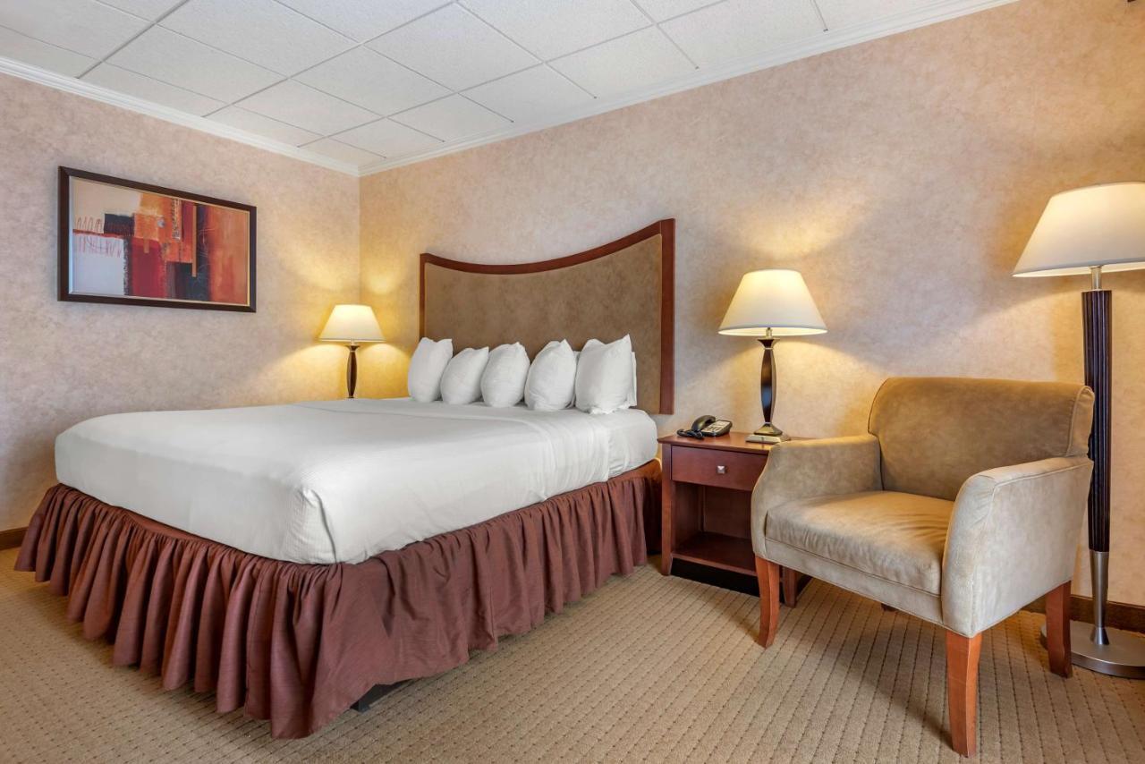 Best Western Plus Oswego Hotel And Conference Center Eksteriør billede