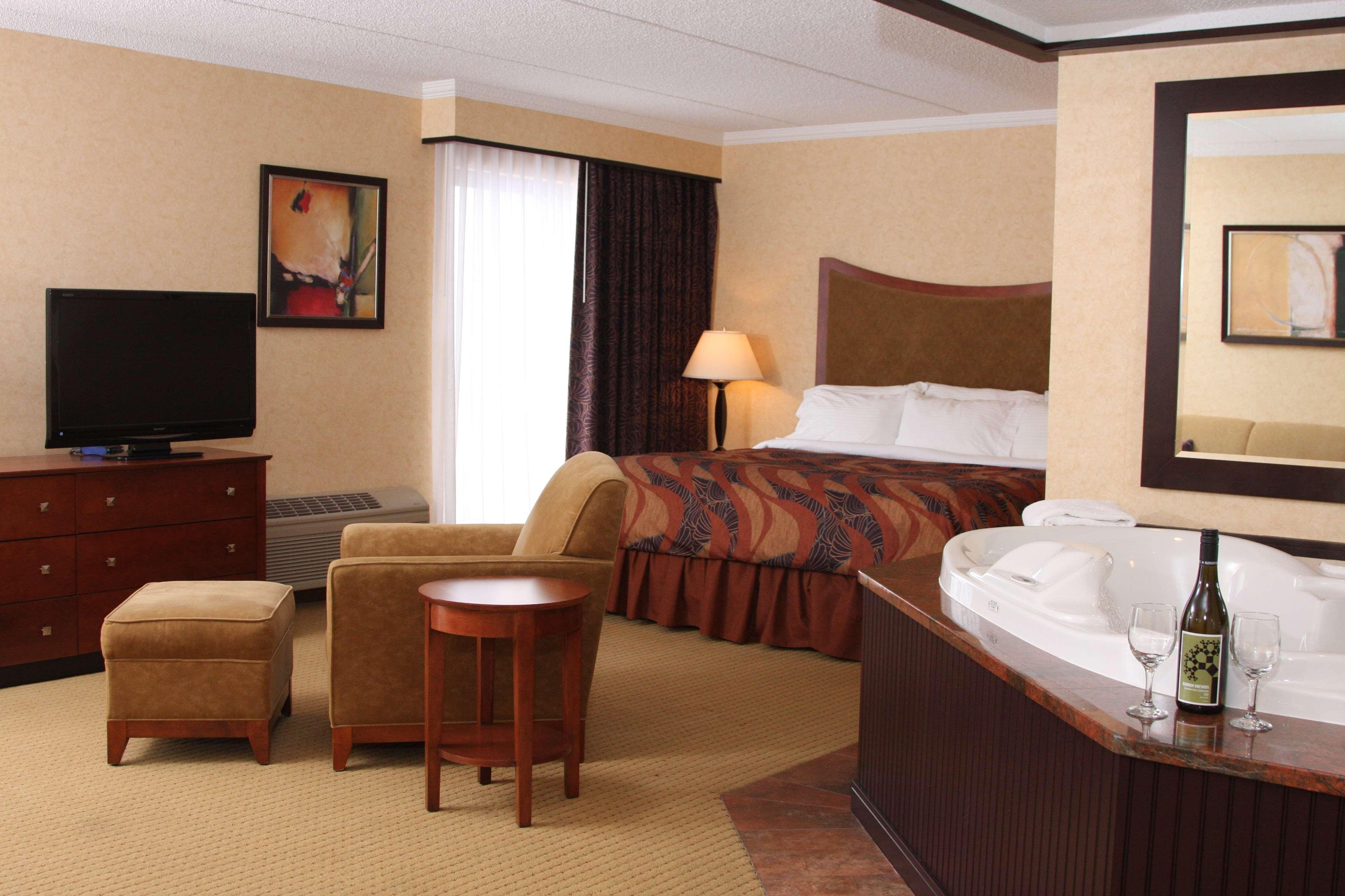 Best Western Plus Oswego Hotel And Conference Center Eksteriør billede