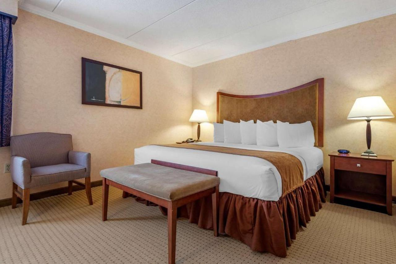Best Western Plus Oswego Hotel And Conference Center Eksteriør billede